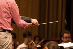 Prove pubbliche con gli allievi e l’orchestra.